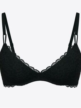 NWT Victoria’s Secret Sexy Tee Wireless Push-Up Lace Bra 38DD All Lace